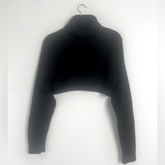 ZARA Black Knit Super Cropped Roll Neck Turtlneck Long Sleeve Sweater Size M - Picture 1 of 9